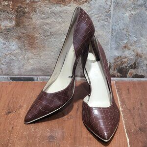 Marc Fisher Crocodile Embossed Brown Leather Pumps Pointed Toe Gold Trim 11M